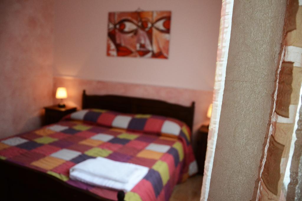 B&B Notti E Dintorni Nicolosi Phòng bức ảnh
